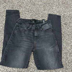 Black wash skinny jean